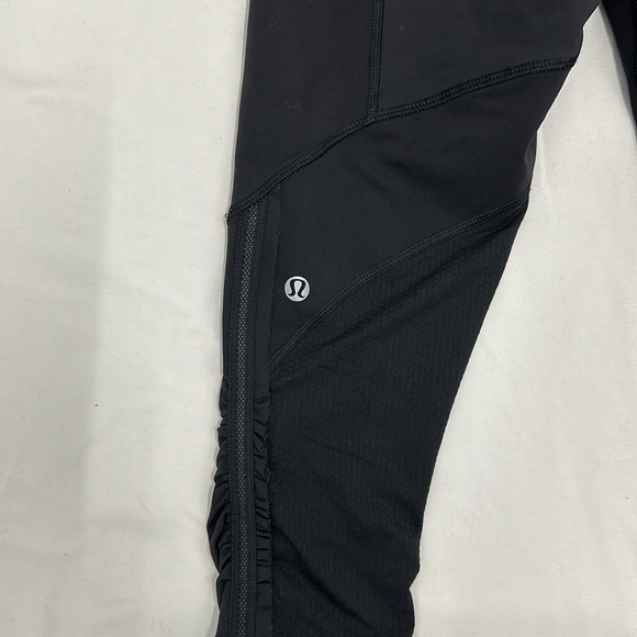Lululemon Run For Your Life Crop Leggings. Size 2 - Picture 8 of 10